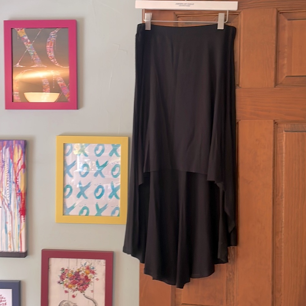 Cute high low skirt!